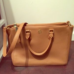 Tory Burch Robinson double zipped tote with strap